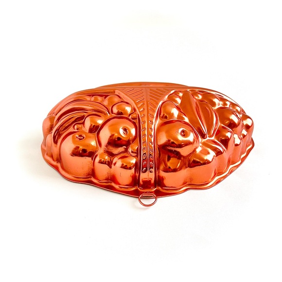Vintage Mirro Copper-Tone Fruit Basket Jelly Mold / Kitchen Wall Farmhouse Décor - Picture 3 of 9
